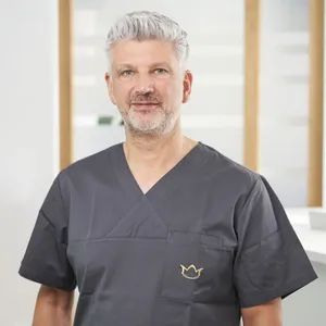 Dr. med. Achmed Tobias Scheersoi